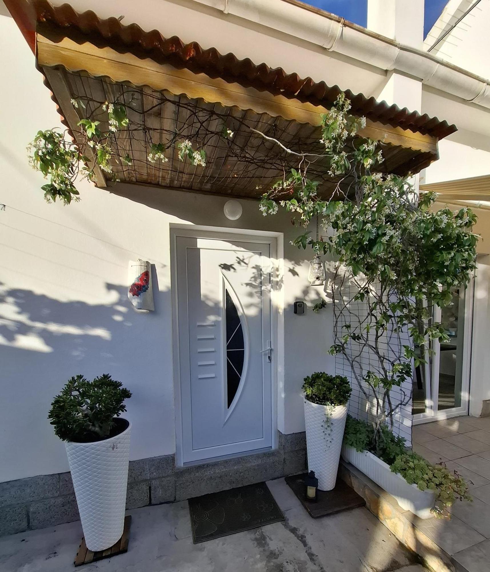 Villa Little House Kucica Banjol Exterior foto
